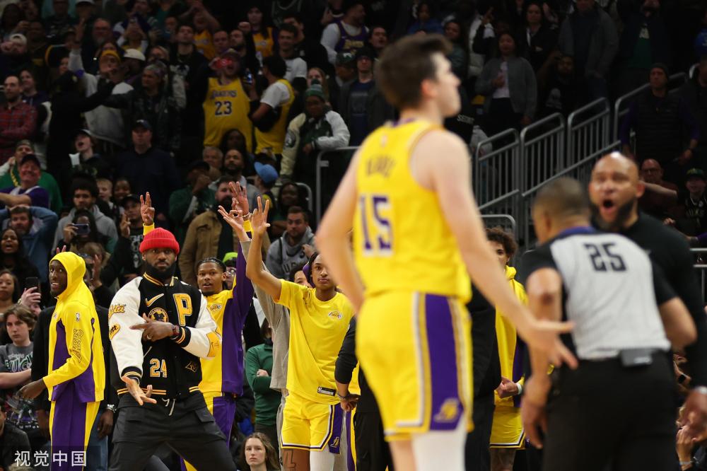 正是年轻球 正是年轻球